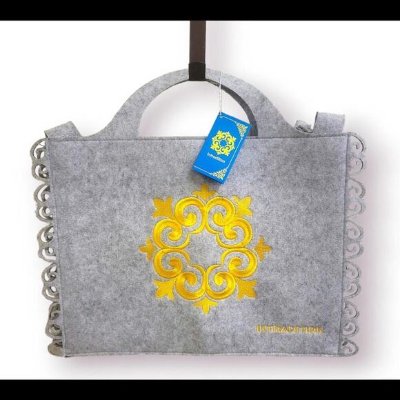 NWT gray felt tote bag - Picture 1 of 3